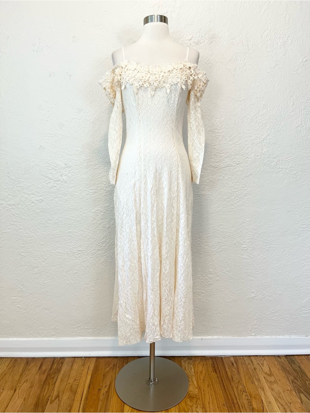 Vintage Dress Cream Lace Off Shoulder Cottagecore Boho Wedding 70s 90s XS/S - Picture 3 of 15